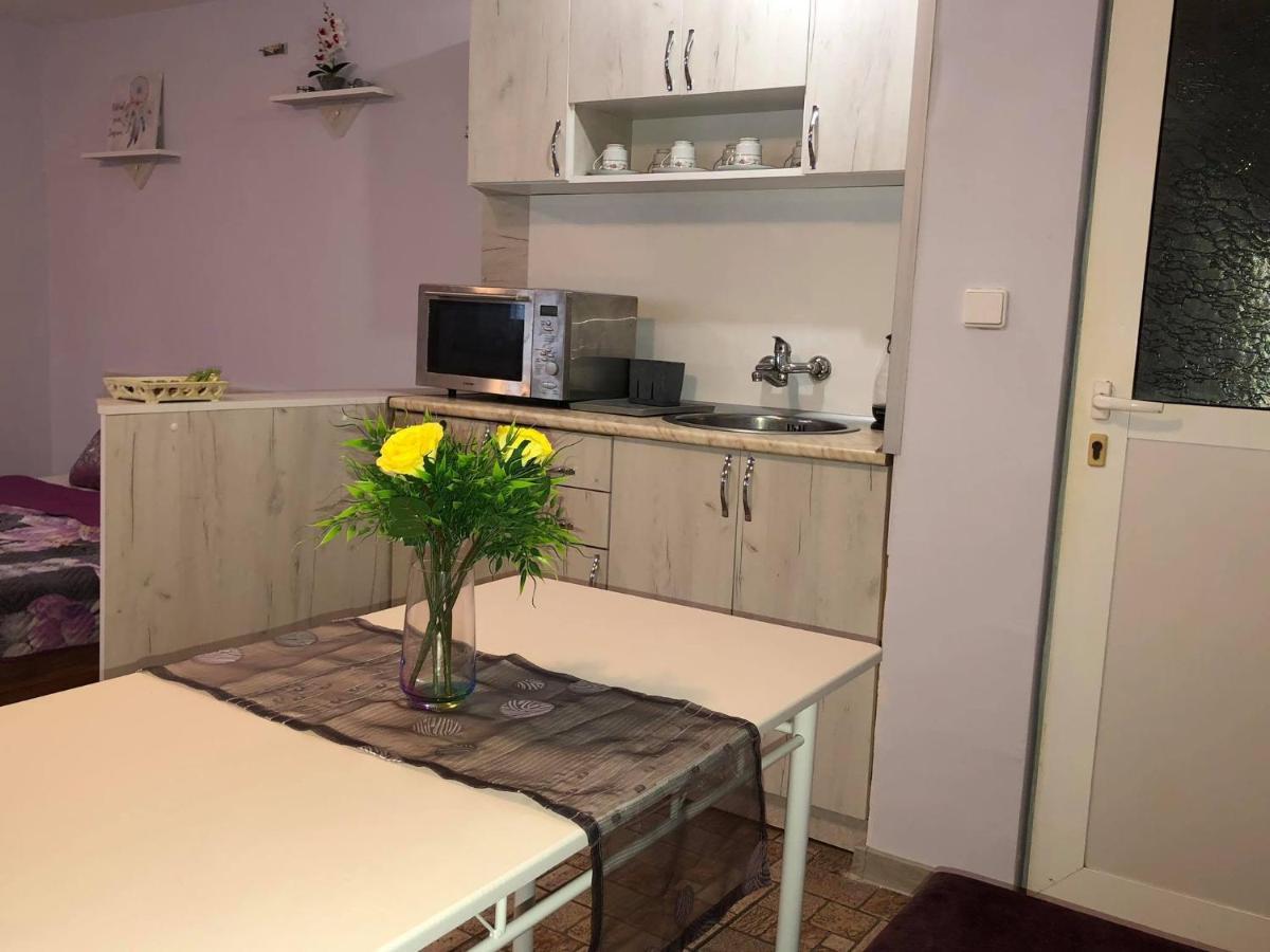 Comfy Studio Apartment By The Flower Market Varna Buitenkant foto